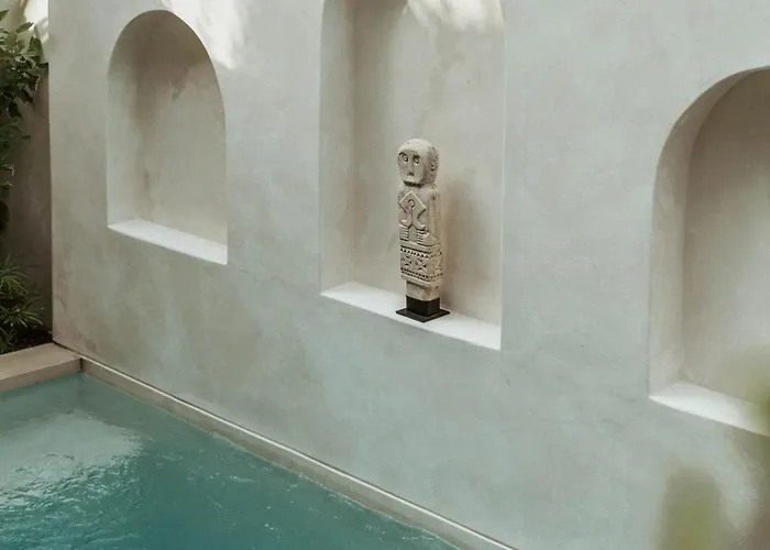 Serene Pool & Skylight Bathtub In Canggu, 5mins Walk To The Canggu (Bali)