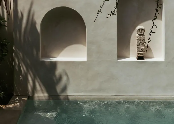 Serene Pool & Skylight Bathtub In Canggu, 5mins Walk To The Canggu (Bali)